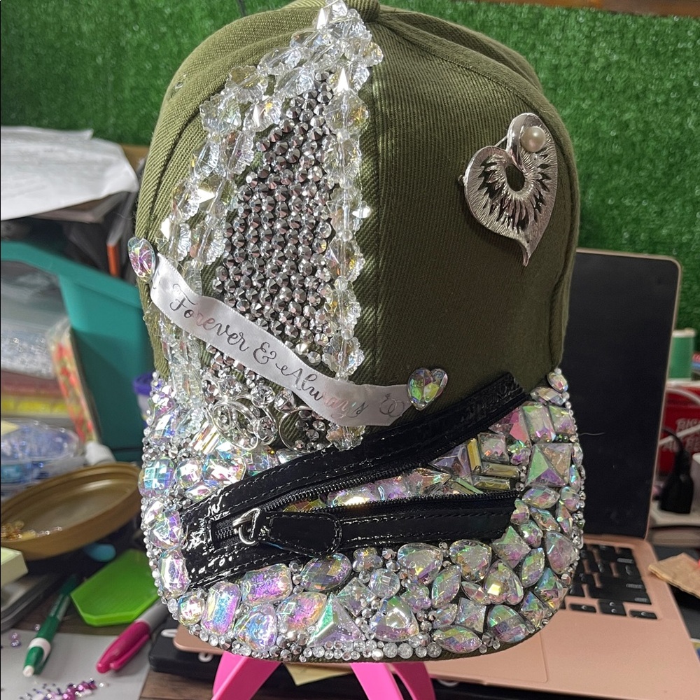 Embellished Kids Cap with Zipper and Heart Detail